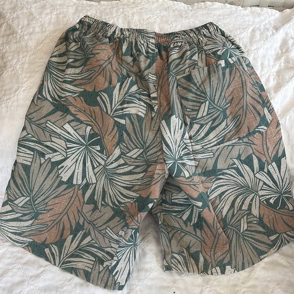 Aloha Print Shorts - Picture 4 of 4